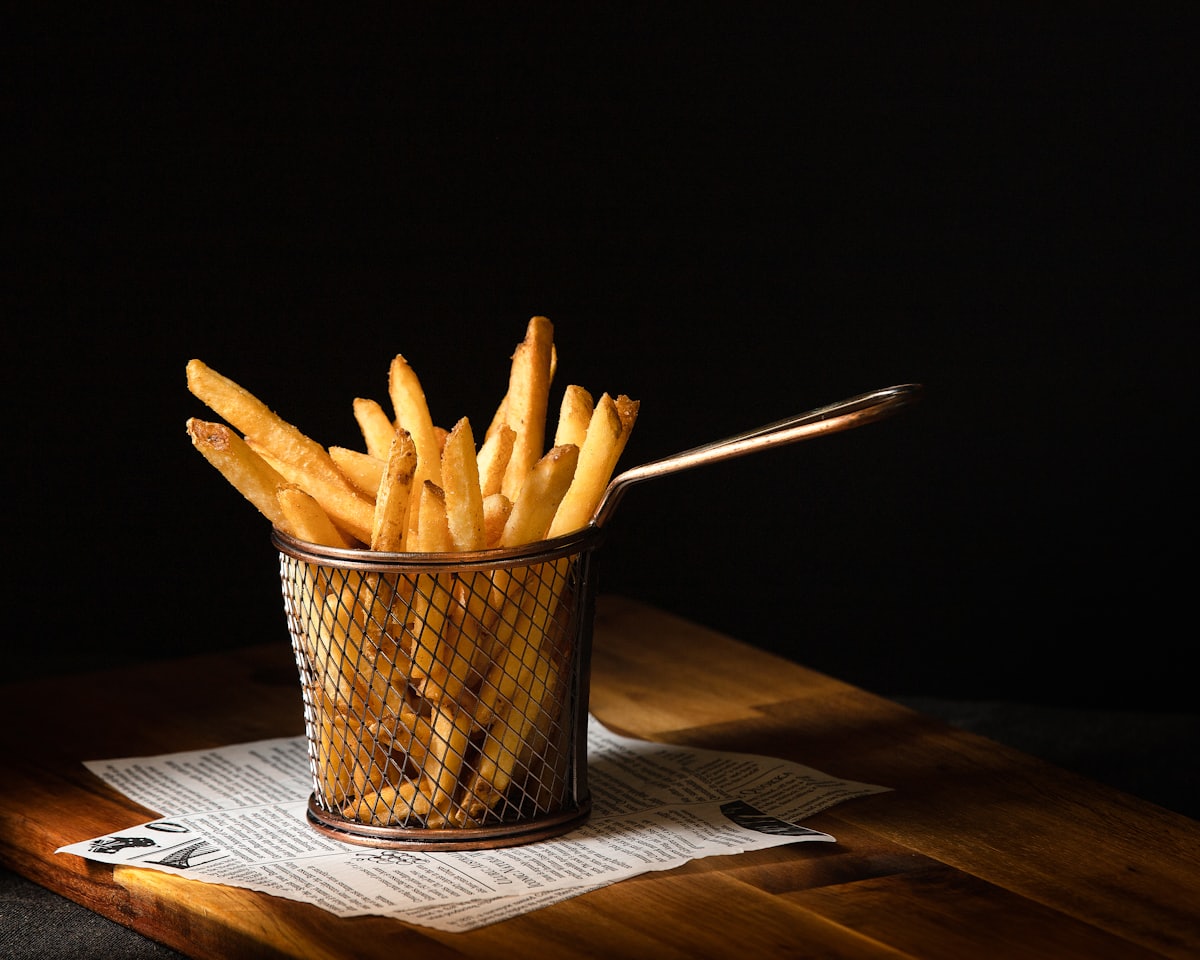 Portion Pommes mit Salz
