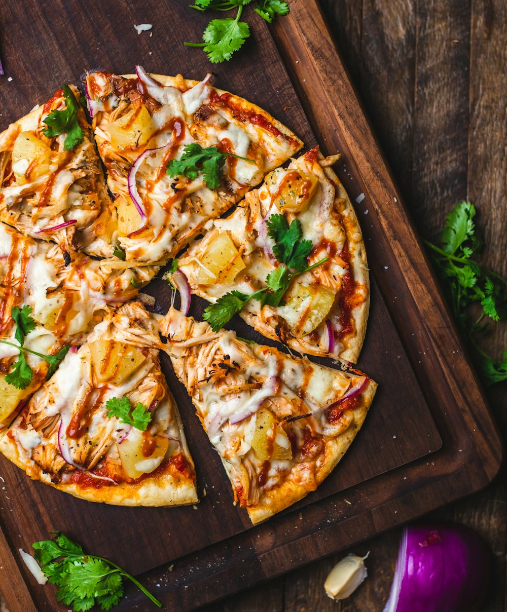 Frisch gebackene Pizza aus dem Ofen
